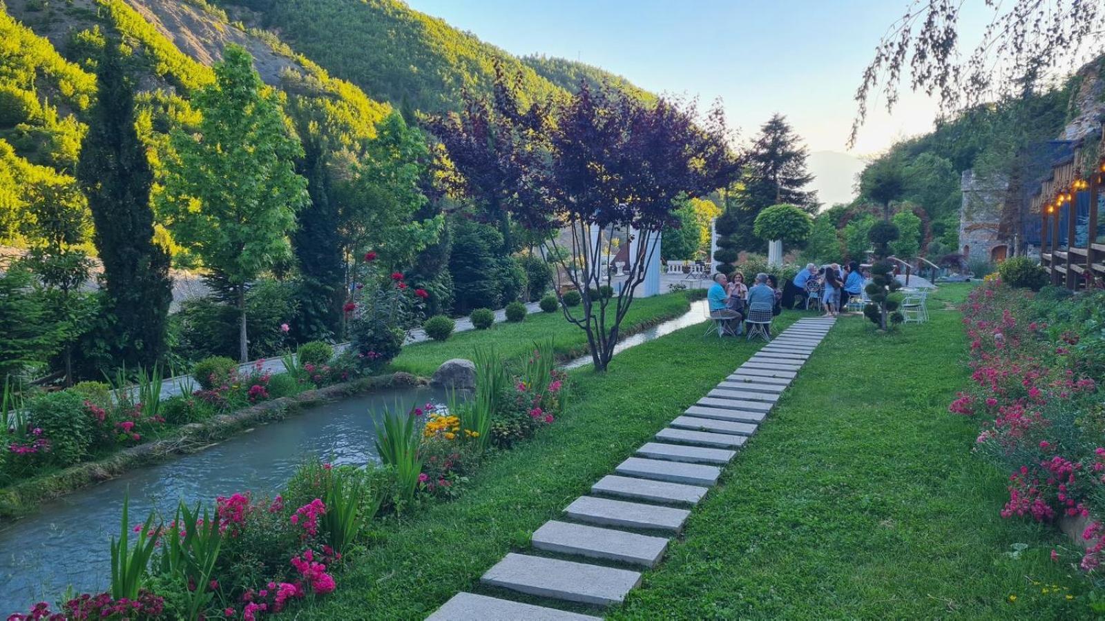 Hotel Dibra Park Agrotourism Peshkopi Exterior foto