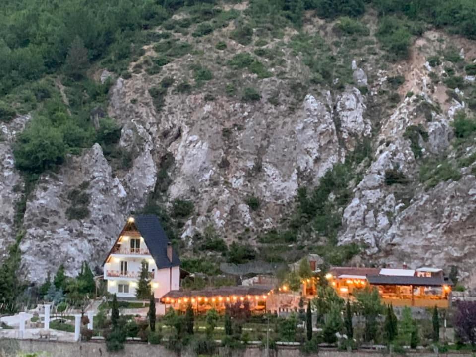 Hotel Dibra Park Agrotourism Peshkopi Exterior foto