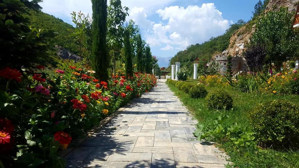Hotel Dibra Park Agrotourism Peshkopi Exterior foto
